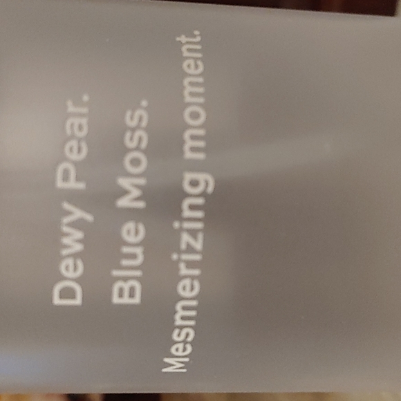 Victoria's Secret Falling Waters fragrant mist.  Limited edition - Picture 3 of 3